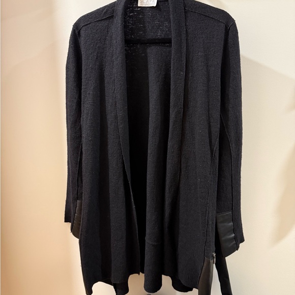 Sweaters - Elegant Black Open-Front Sweater